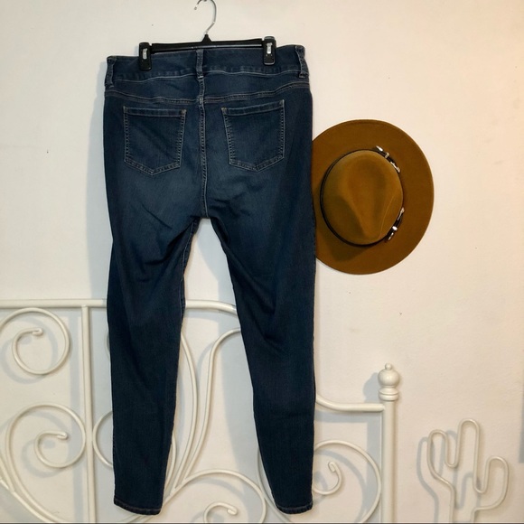 TORRID Jeans-Jeggings Dark Wash Stretch - Picture 4 of 9